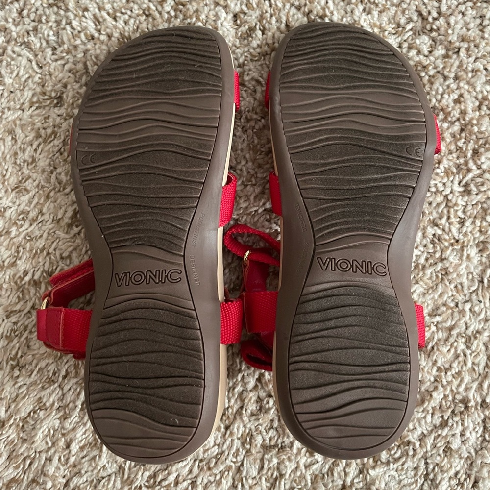 Vionic Red Strappy Sandals Size 8 - Picture 6 of 7